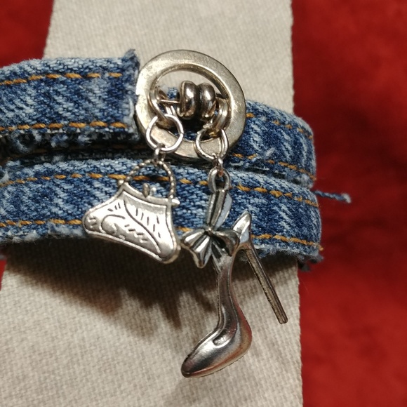 Born to Shop Bracelet - Picture 3 of 3